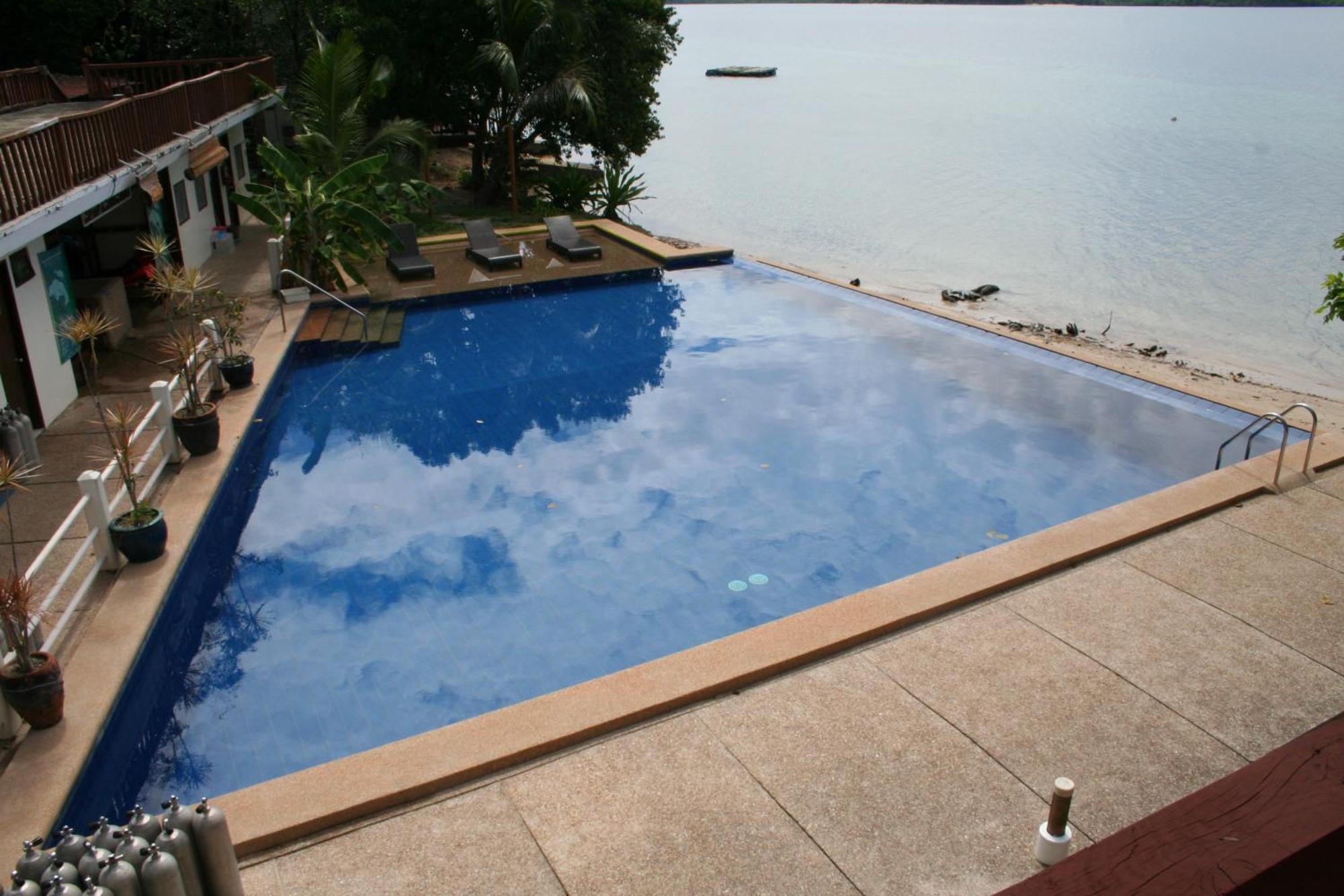 El Rio Y Mar Resort Coron Bagian luar foto