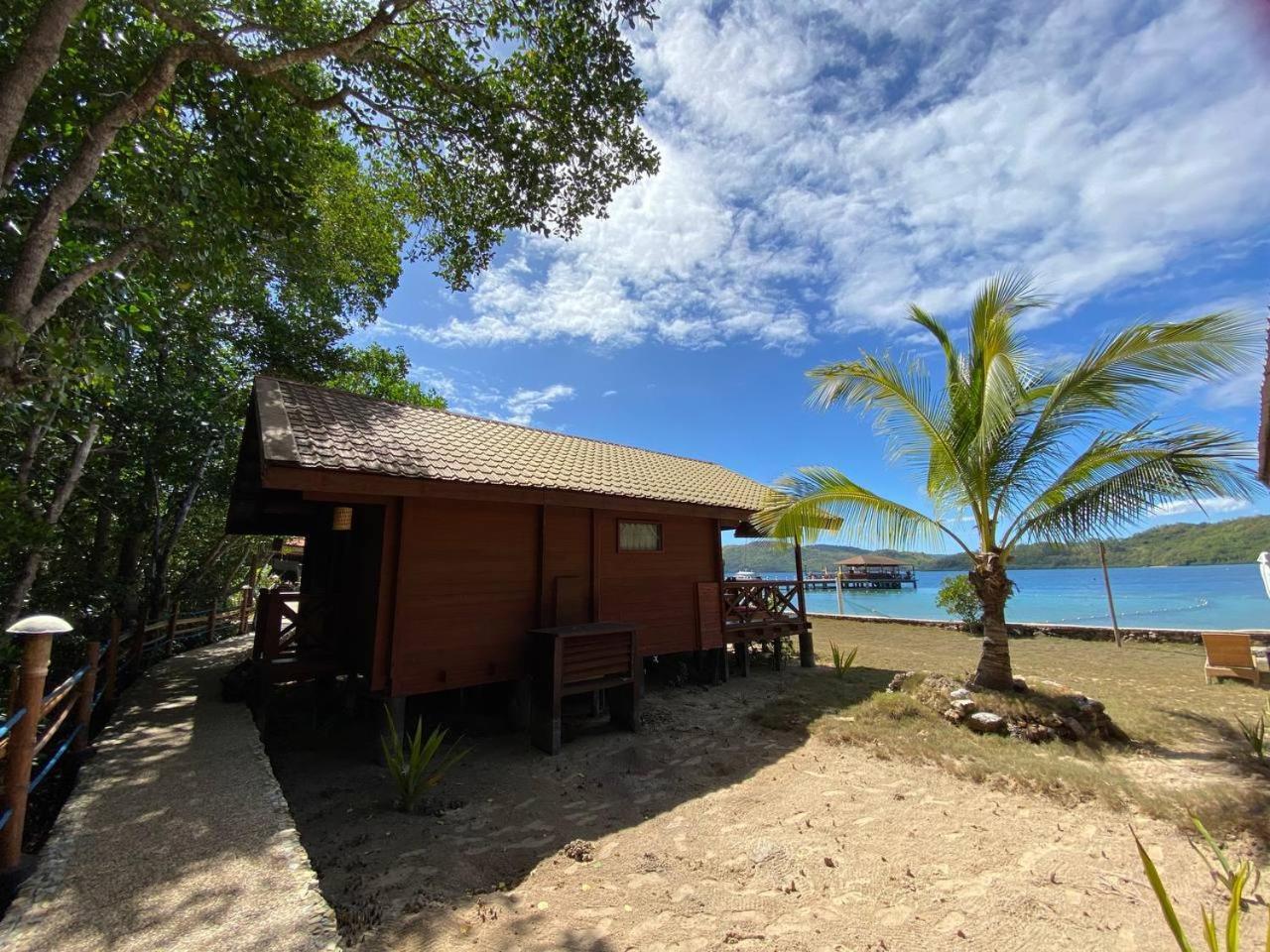 El Rio Y Mar Resort Coron Bagian luar foto